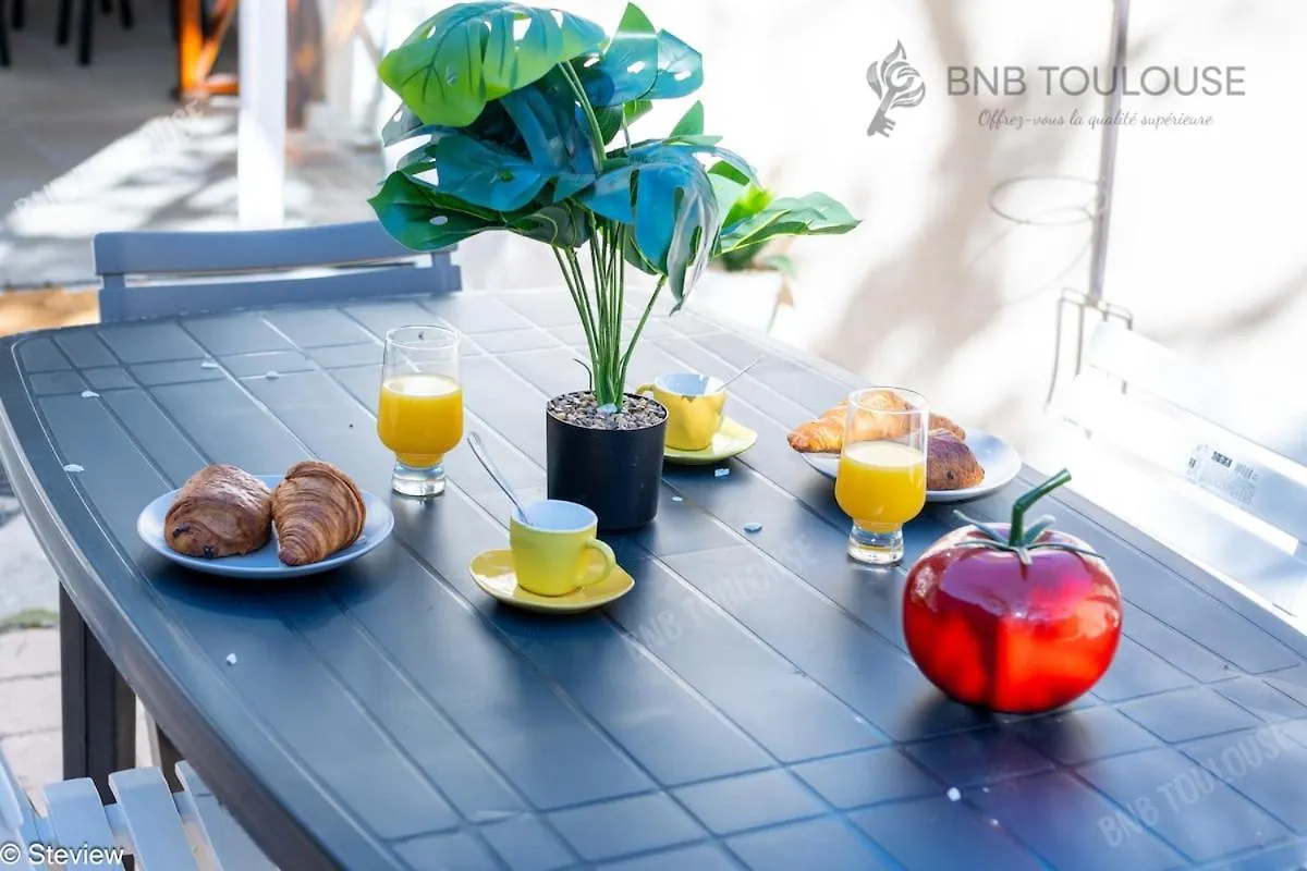 Bnb Toulouse - Refuge Urbain - Clim - Terrasse - Parking - Wifi - Proche Transports 0*,  Franciaország
