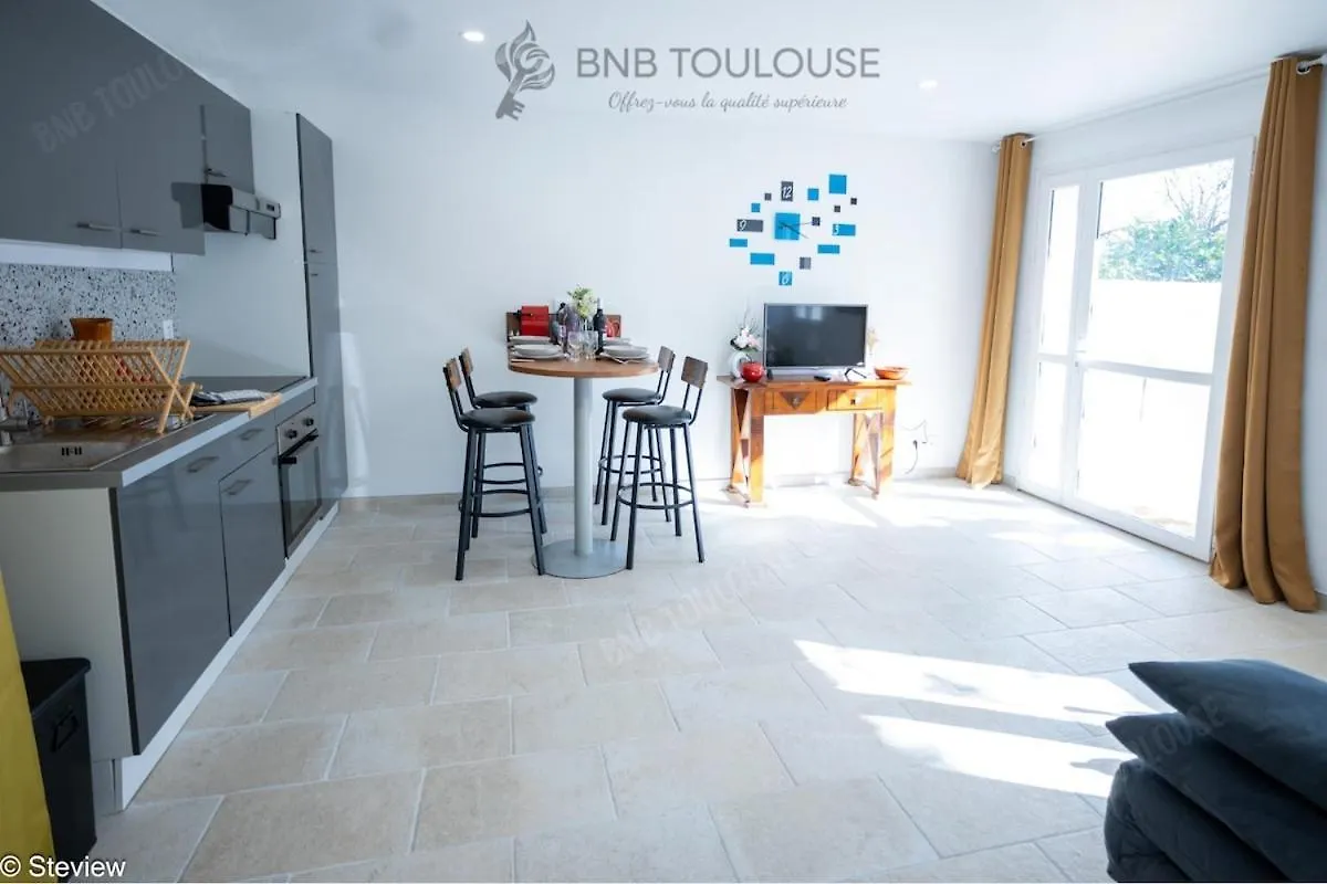 Bnb Toulouse - Refuge Urbain - Clim - Terrasse - Parking - Wifi - Proche Transports 0*,  Franciaország